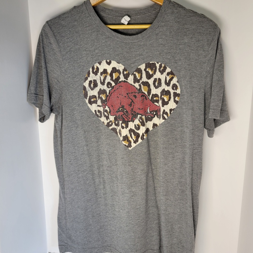 Arkansas Razorbacks Leopard Heart Graphic T-Shirt Gray Heather XL NCAA